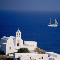GREECE - CYCLADES - SIFNOS - CHURCH AND SAILING BOAT