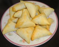 Τρίγωνα στραγγιστού γιαουρτιού (Fatayer bil-Labneh)