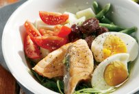 Nicoise salad with fresh salmon