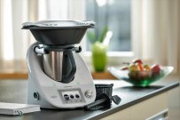 ΥΠΟΔΕΧΟΜΑΣΤΕ ΤΟ ΝΕΟ THERMOMIX TM5  ΣΤΗΝ ΕΛΛΑΔΑ 