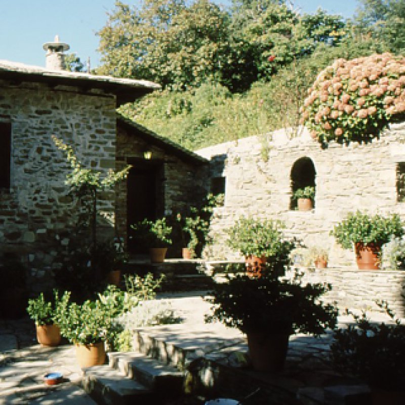 320 x 320: GREECE - THESSALY - PILIO - TSAGARADA - STONE YARD