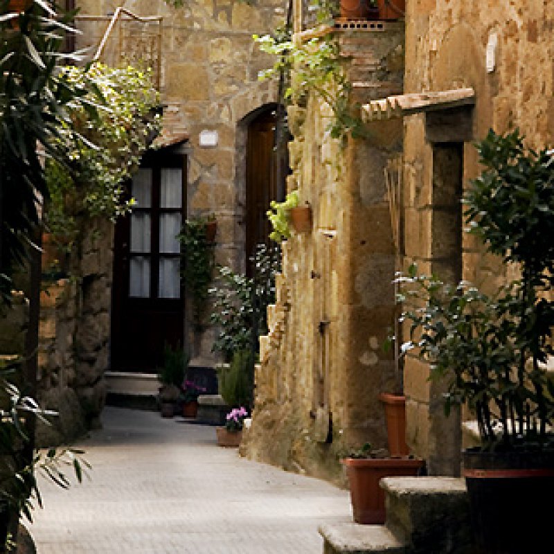 320 x 320: ITALY - TUSCANY - SMALL STREET
