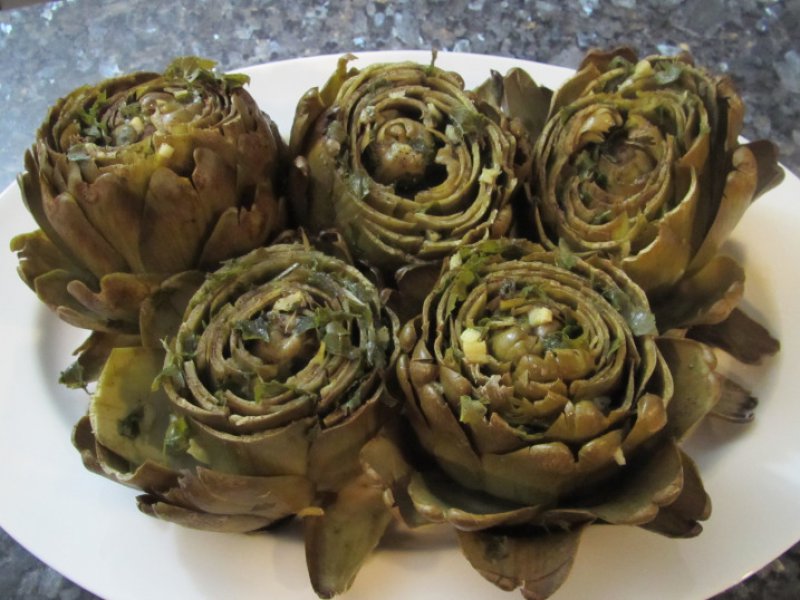 Stuffed Artichokes with yogurt