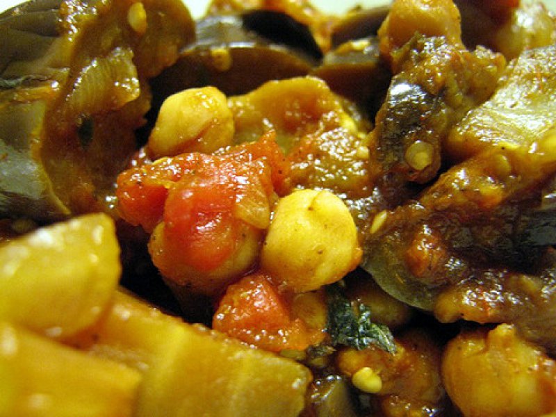 eggplant, chickpeas, tomato sauce, delicious lebanese food