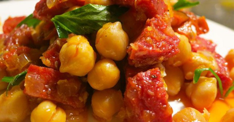 Chickpeas with Sausages and Peppers