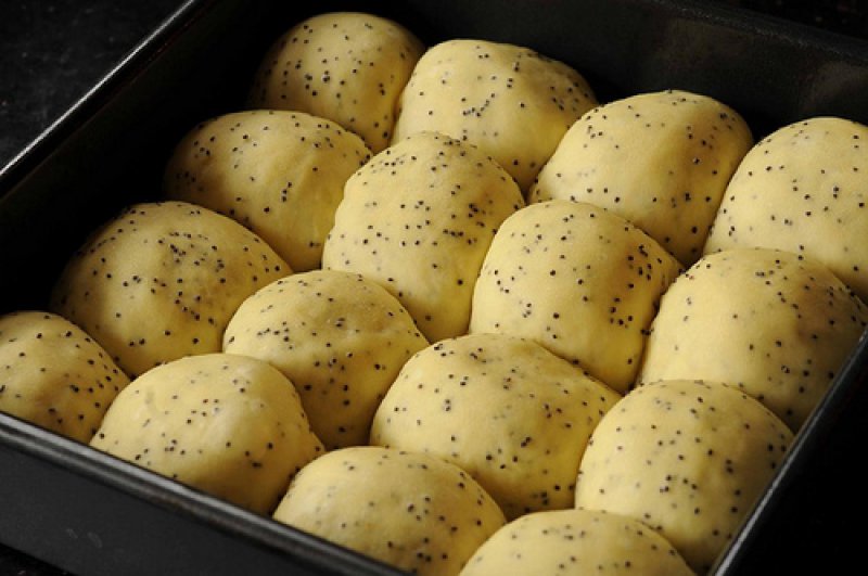 Bread with Poppy Seeds