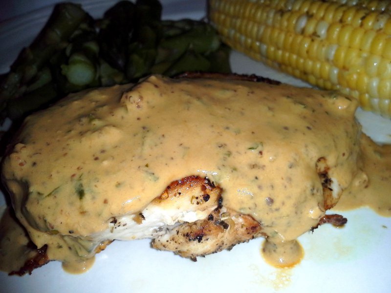 Turkey Breast with Estragon and Mustard Sauce