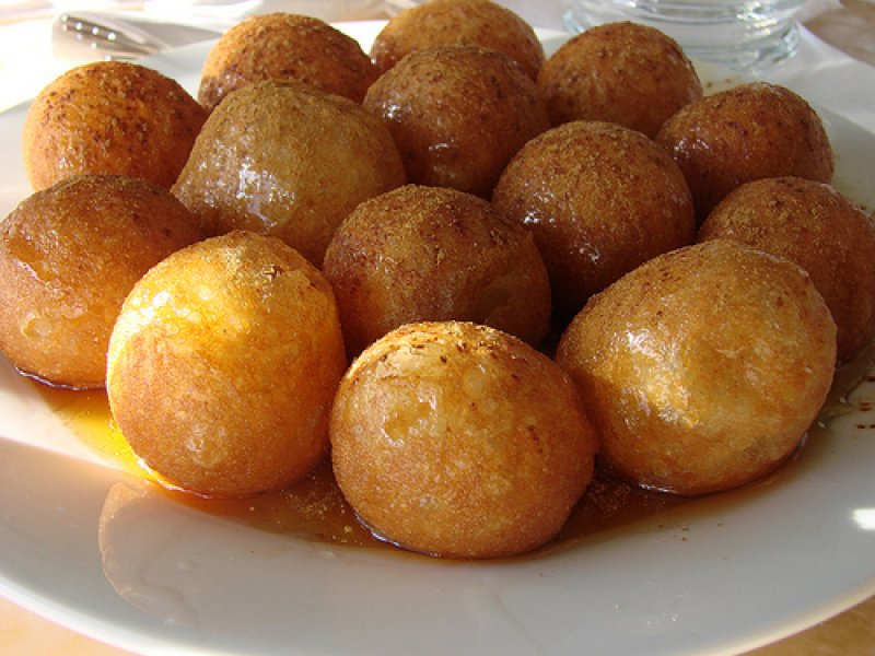 Cheese Puffs with Sesame and Honey