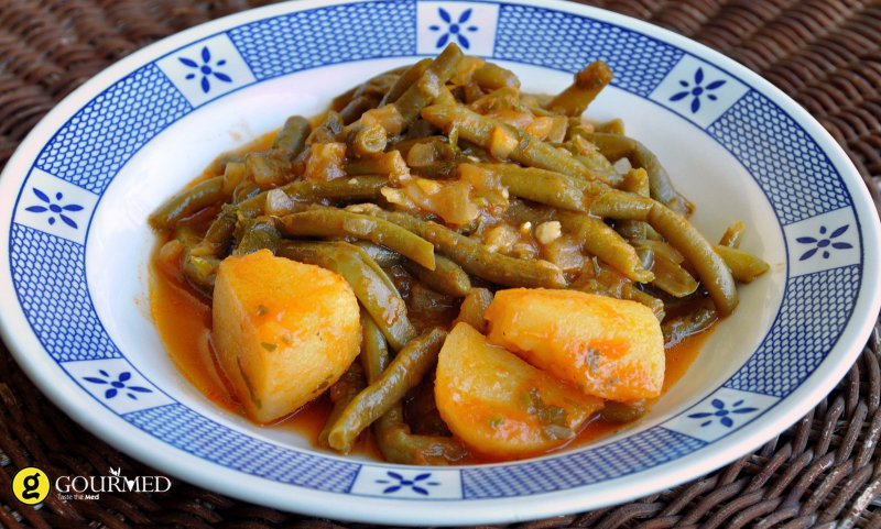 Green beans braised with tomato - Fassolakia ladera