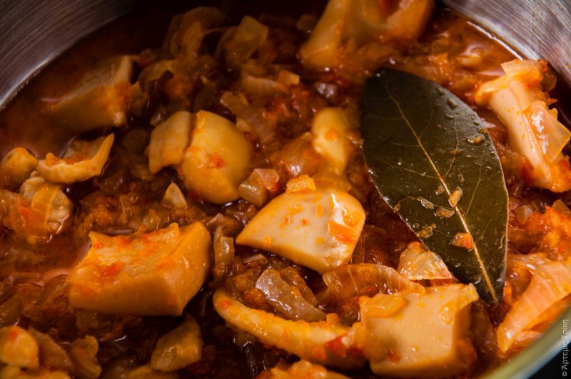 Cuttlefish in Tomato Sauce