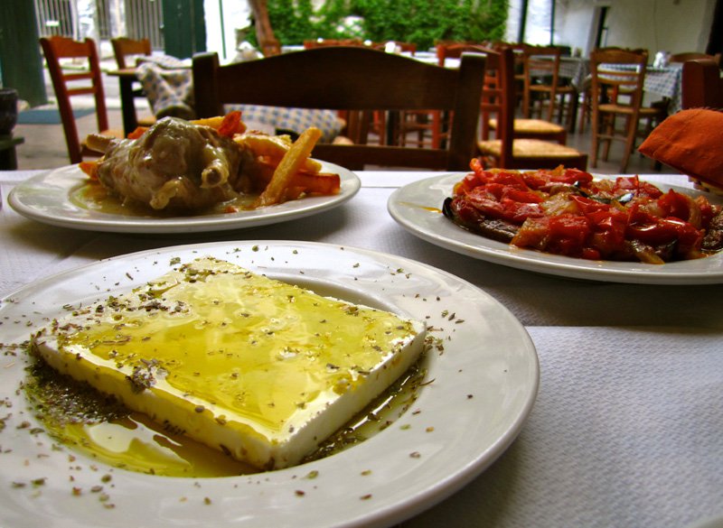 Taverna Lefka (The Elm), under the symbolic tree always in warm company