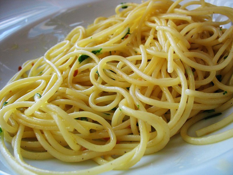 Spaghetti with garlic, parmesan and balsamic vinegar