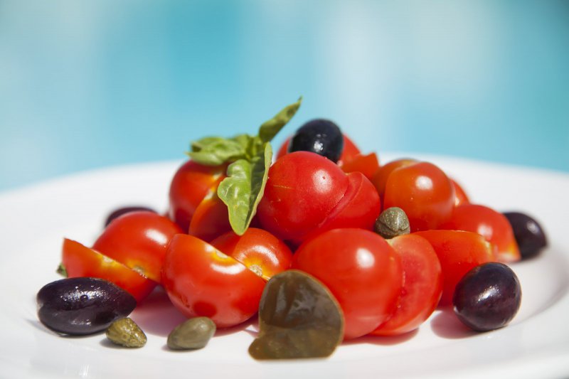 Apiron Restaurant in Fira - fresh santorini tomatoes