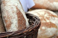 breakfast,bread with raisins and orange