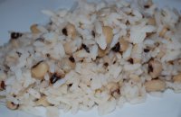 Μαυρομάτικα φασόλια με ρύζι