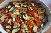  Ψητά και ωμά λαχανικά με απαλή σάλτσα ξιδιού