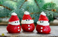 Χριστουγεννιάτικοι Αη Βασίληδες φράουλες με σαντιγί