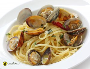 Spaghetti with clams