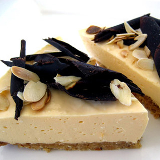 FOOD - DESSERT - AMARETTO CHEESCAKE