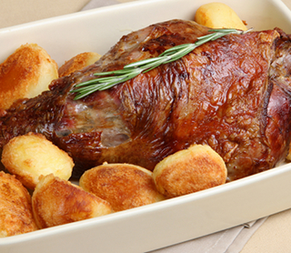 320x320:FOOD-ROAST LAMB AND POTATOES