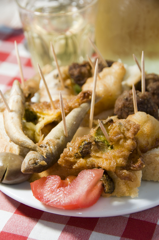 meze, tomato, octapus, small fish,