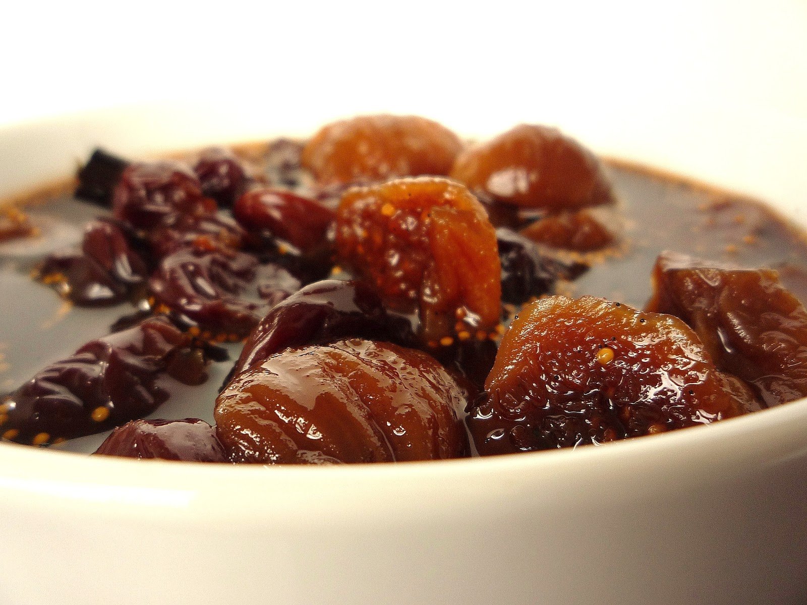 Figs with Honey and Spices, almonds,