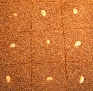 Kalb El louz, Algerian traditional pastry of the period of Ramadan