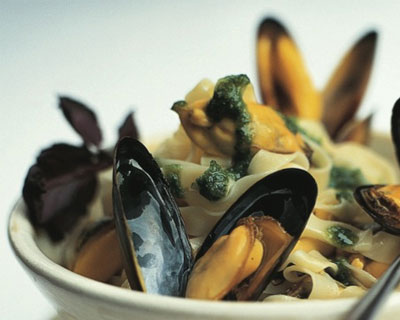 Herbed Mussels and Pasta