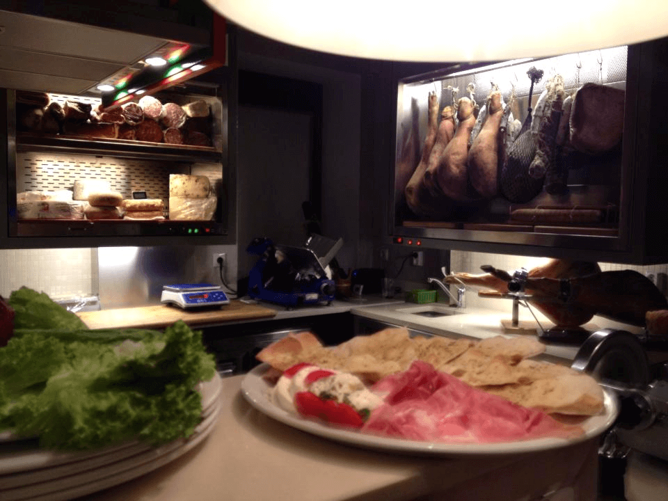 Το Mohnblümchen έγινε All Day Pizza Bar και έχει την καλύτερ πίτσα