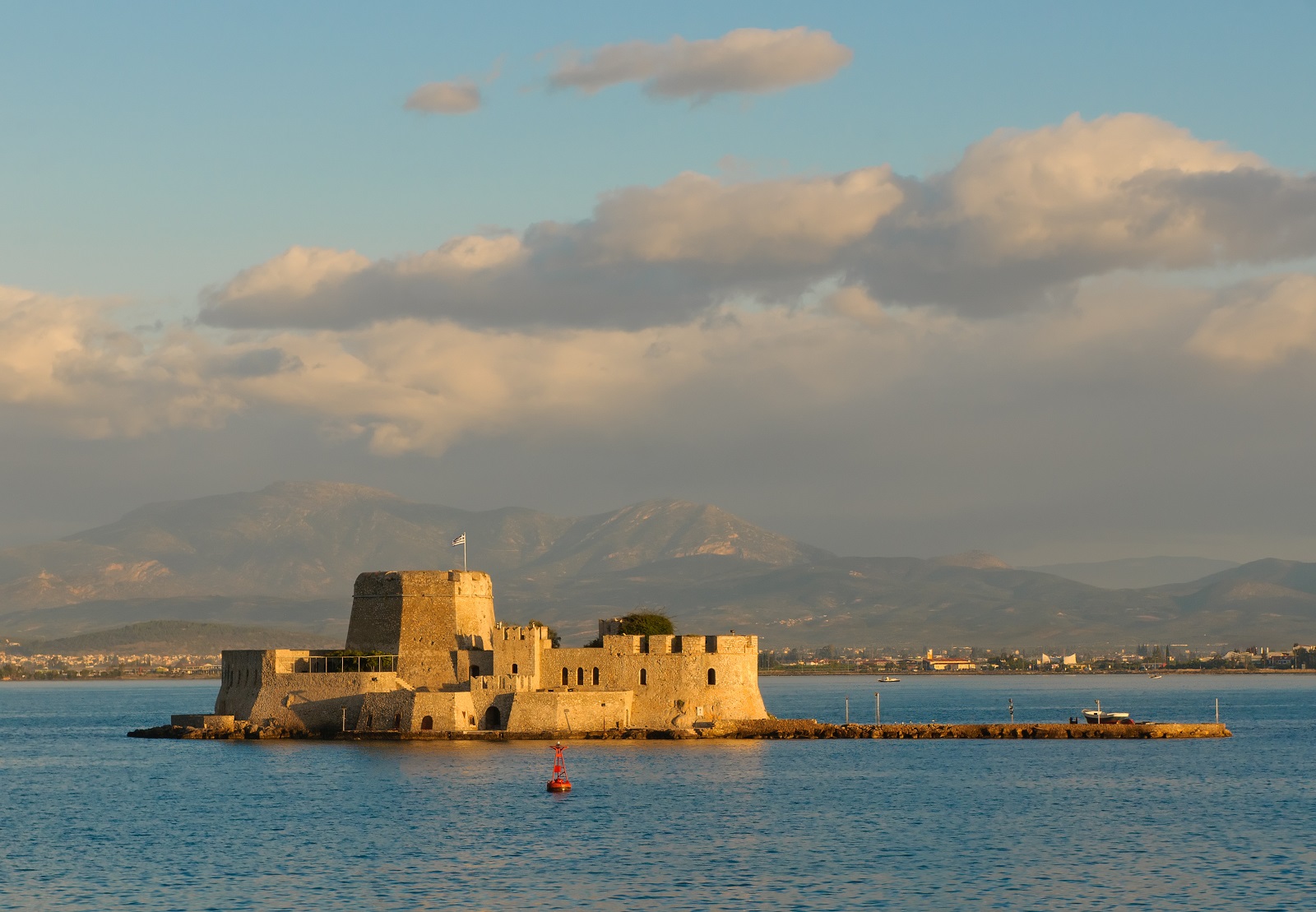 Ναύπλιο 857 σκαλιά πάνω απ' τη θάλασσα