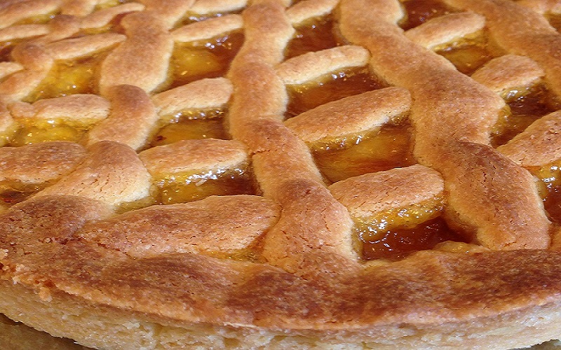 Homemade apricot jam tart