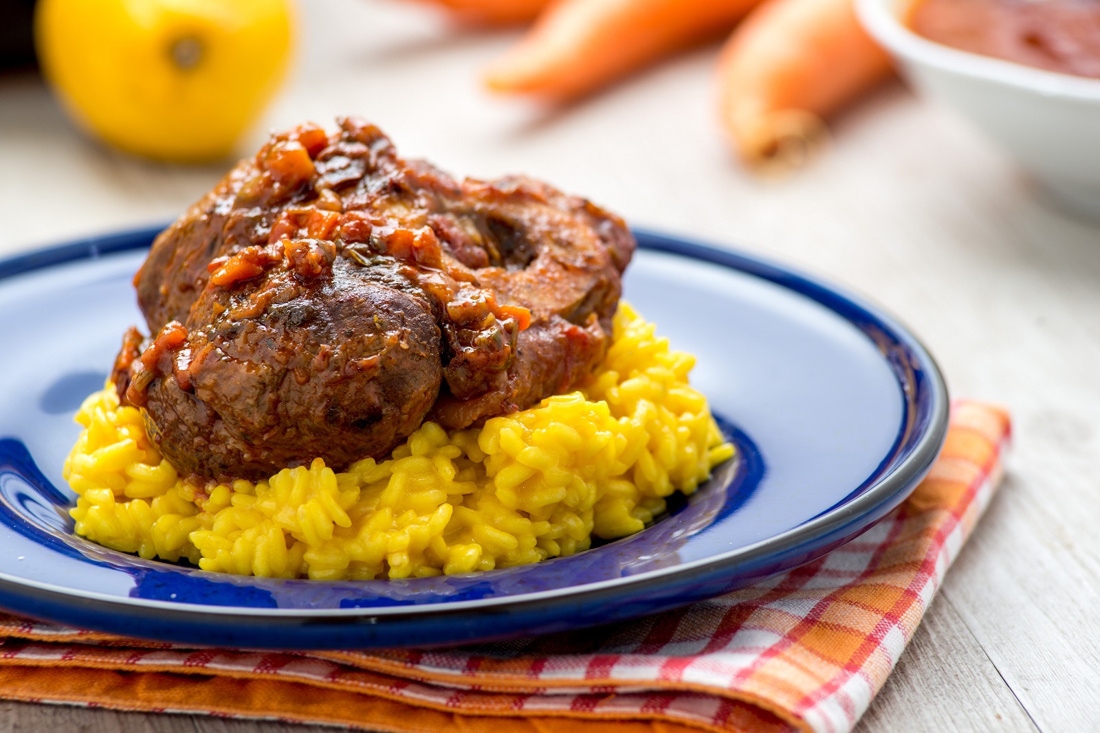 Οσομπούκο κοκκίνιστό κατσαρόλας  - Osso Buco